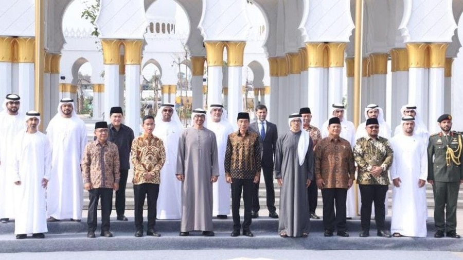 Sheikh Sayed Rakin Destinasi Wisata UEA (12-habis) : Sheikh Zayed Grand Mosque, Megah dan ...